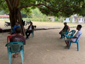 Babinsa Koramil 1602-04/Maurole Laksanakan Pamwil dan Komsos di Desa Neotonda, Kecamatan Kotabaru