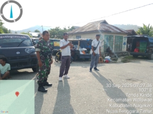 Babinsa Ramil 1602-01/Ende Gelar Komsos dan Pamwil Bersama Warga Dusun Maukaro