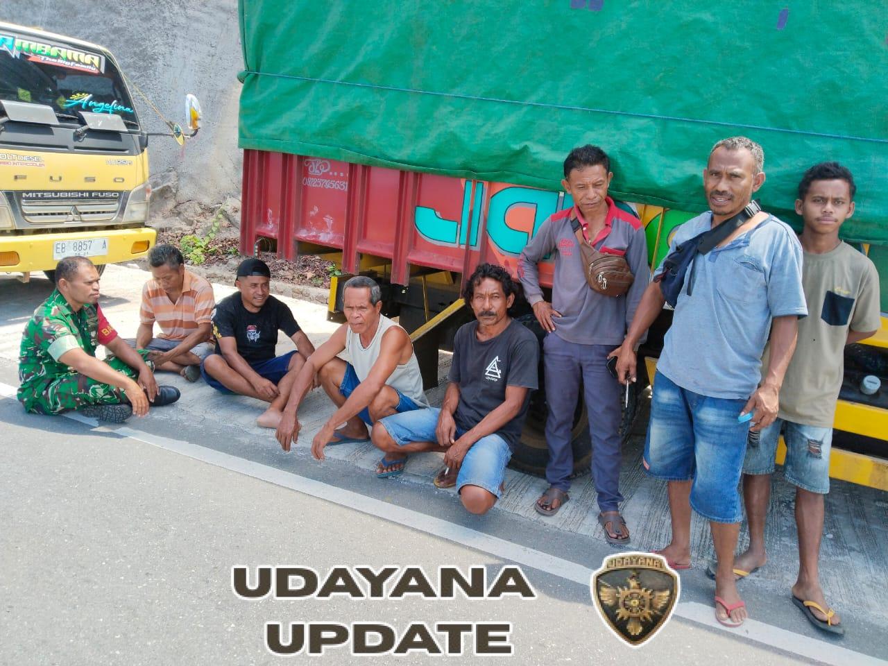 Babinsa Koramil 1602-01/Ende Gelar Komsos dan Pamwil Bersama Sopir Truk