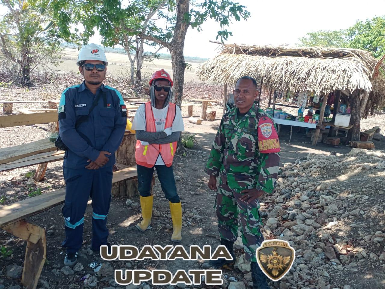 Personel Kodim 1627/RN Amankan Pembangunan Kawasan Sentra Industri Garam Nasional di Rote Ndao