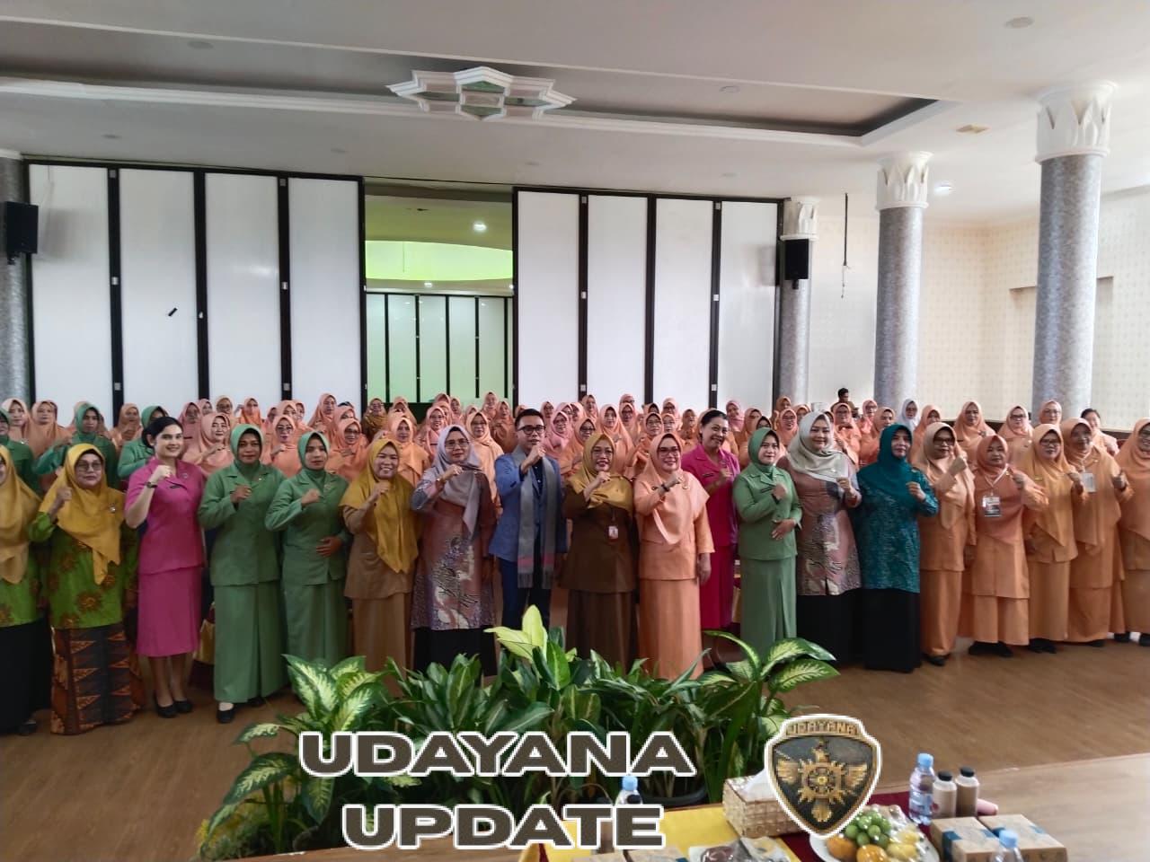 Persit KCK XLIV Sumbawa Barat Ikut Sukseskan Kegiatan Peningkatan Soft Skill Wanita Hebat