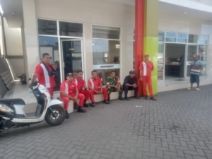 Babinsa Ende Tinjau SPBU Paupire, Pastikan Pelayanan BBM Tetap Lancar