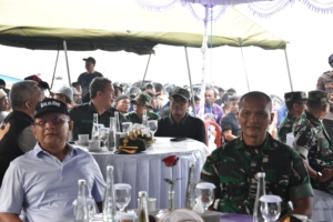 Danrem 163/Wirasatya Pasang Terumbu Karang dan Bagikan Sembako di Buleleng Sambut HUT TNI ke-80