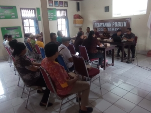 Sinergi Babinsa dan Aparat Desa Temesi Wujudkan Transparansi APBDes