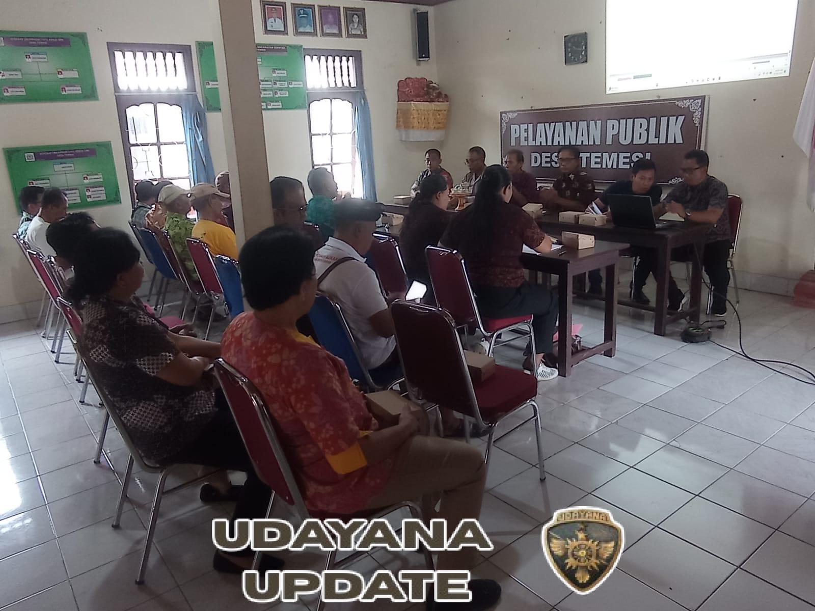 Sinergi Babinsa dan Aparat Desa Temesi Wujudkan Transparansi APBDes