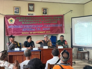 Babinsa Bona Dorong Transparansi dan Partisipasi dalam Musyawarah Desa