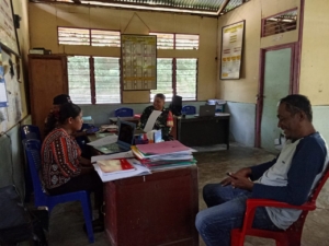 Babinsa Wolowaru Laksanakan Komsos dan Pengumpulan Data Teritorial di Desa Ranggatalo