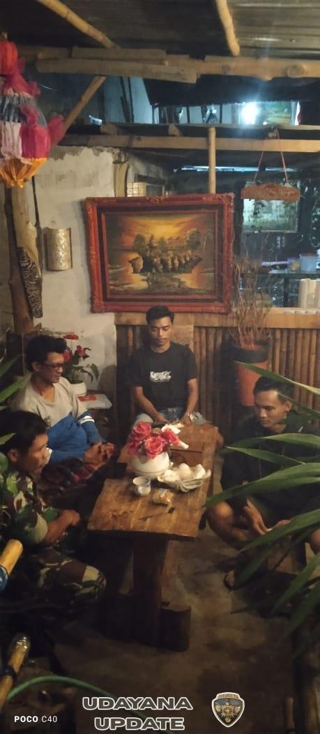 Patroli Malam Babinsa Sekongkang, Wujud Kepedulian Jaga Kamtibmas