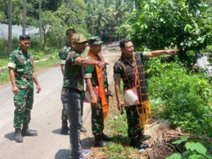 Dandim 1625/Ngada Dampingi Irdam IX/Udayana Tinjau Lokasi Banjir Bandang di Desa Sawu, Nagekeo