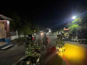 Sambut HUT TNI ke-80, TNI Gelar Patroli Antisipasi Kriminalitas di Alor