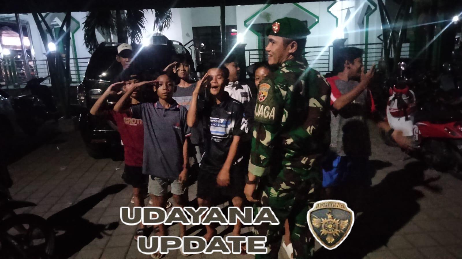 Babinsa Koramil 1628-01/Taliwang Laksanakan Patroli, Ingatkan Pentingnya Kamtibmas