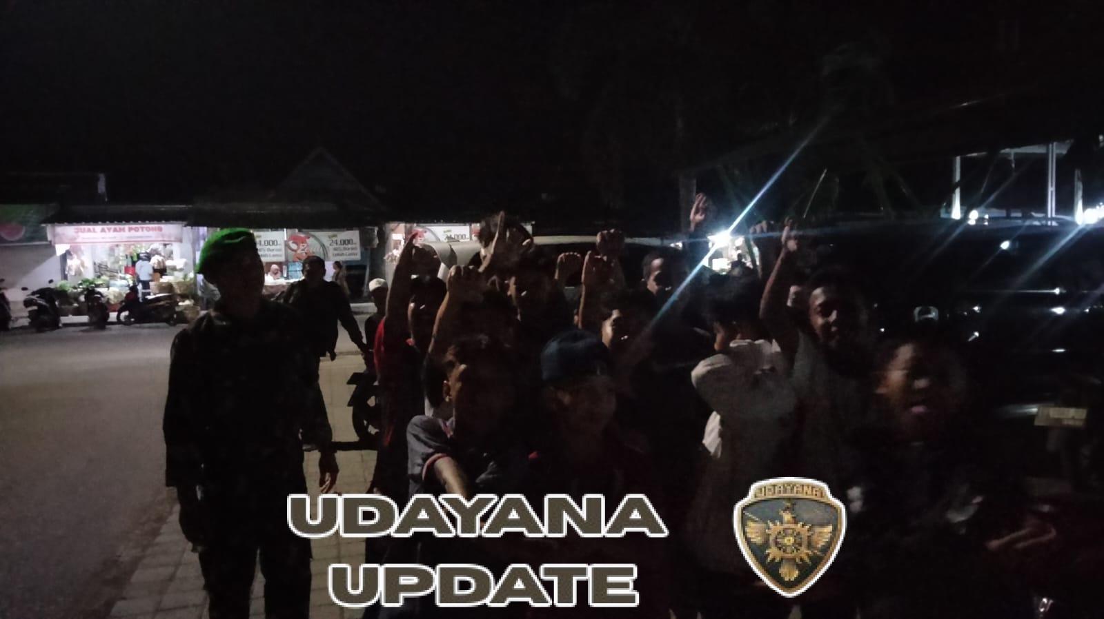 Babinsa Koramil 1628-01/Taliwang Gelar Patroli Malam, Ajak Warga Jaga Ketertiban