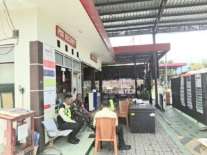 Babinsa Sigap Atasi Kelangkaan BBM di Ende, Turun Langsung ke Lapangan