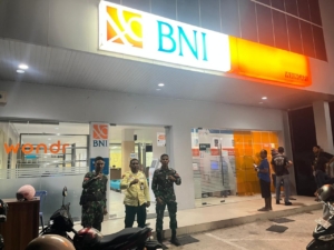 TNI Jaga Kamtibmas, Kodim 1601/Sumba Timur Patroli Malam di Bank BNI dan Pertamina