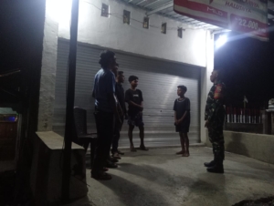 Koramil 1614-03/Hu’u Gelar Ronda Malam Bersama Warga
