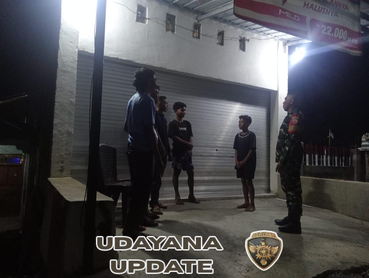 Koramil 1614-03/Hu’u Gelar Ronda Malam Bersama Warga