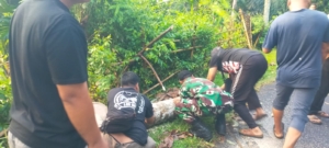 Babinsa 1623-01/Karangasem himbau warga lebih berhati-hati memasuki musim hujan, sangat rawan terjadi bencana.