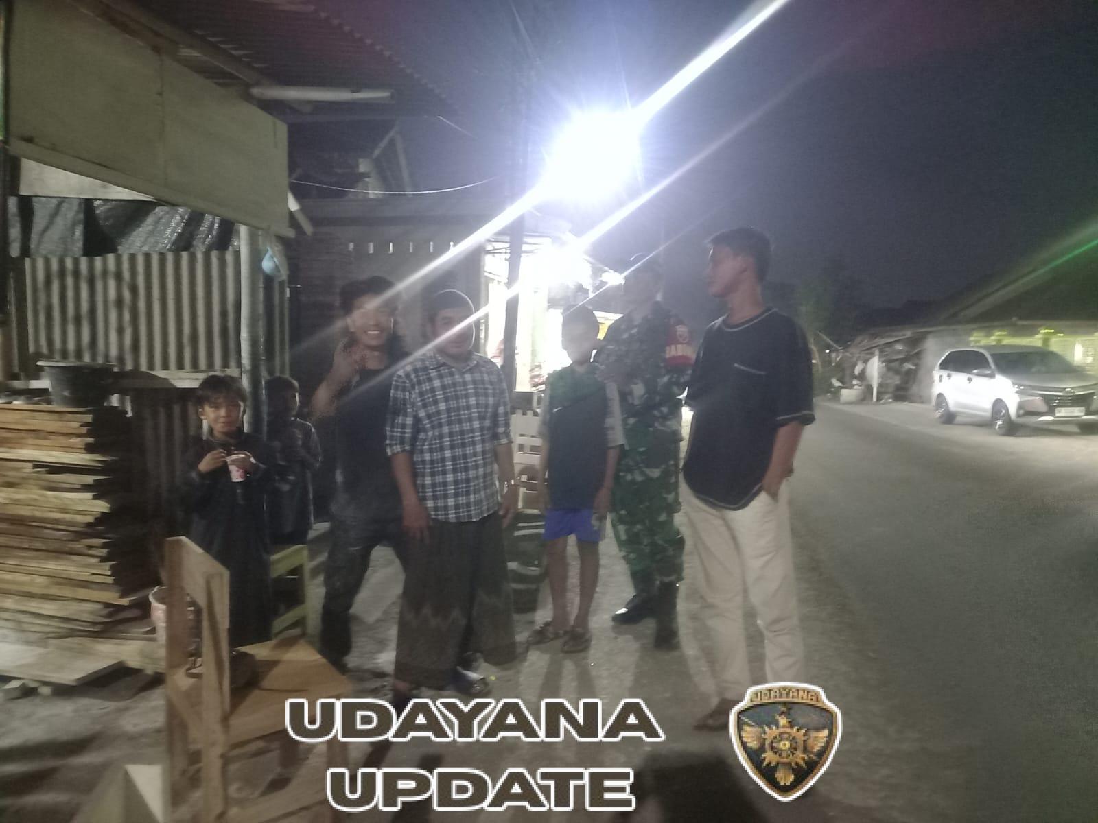 ‎Patroli Malam Babinsa dan Pemuda Kalianyar, Warga Diimbau Jaga Kamtibmas