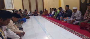 Babinsa Dampingi Masyarakat Desa Kiwu Gelar Maulid Nabi dengan Khidmat