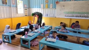 Babinsa Desa Tepas Dampingi Siswa SDN 2 Tepas Terima Program Makan Bergizi