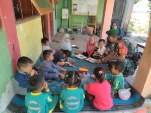 Program Makan Bergizi Gratis di Desa Naru Berjalan Lancar dengan Pendampingan Babinsa