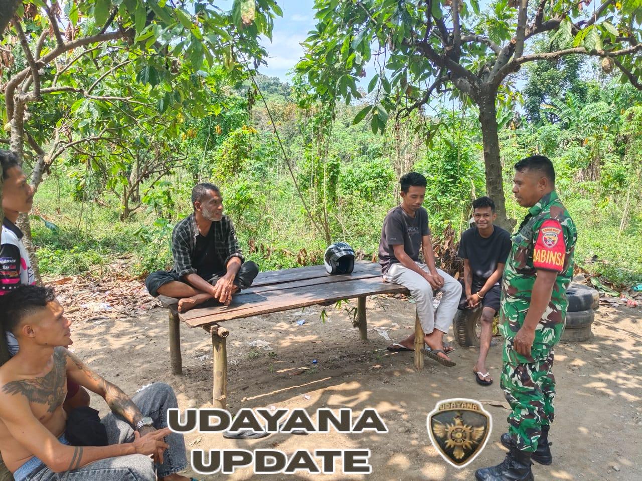 Karya Bakti di Dusun Basa Kotakoz, Babinsa Perkuat Sinergi dengan Masyarakat