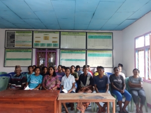 Babinsa Koramil 1630-02/Lembor Kawal Penyaluran BLT Dana Desa di Kakor, Pastikan Bantuan Tepat Sasaran