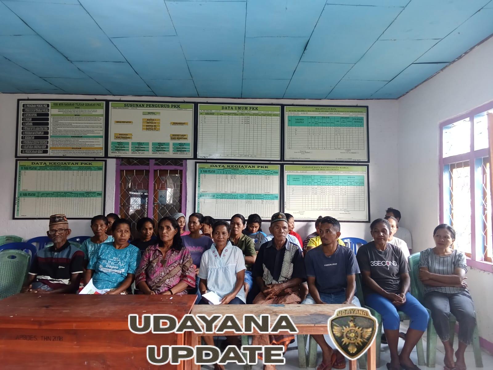 Babinsa Koramil 1630-02/Lembor Kawal Penyaluran BLT Dana Desa di Kakor, Pastikan Bantuan Tepat Sasaran