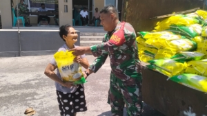 TNI Bersama BULOG Gelar Pangan Murah di Desa Kiwangouna dan Nele Lamdike