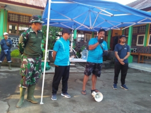 Koramil Sukasada Dipimpin Pjs. Danramil Kapten Inf. I Nyoman Arya Kepakisan Bersama Sungai Watch Gelar Aksi Bersih Sampah Plastik di Sungai Bakung