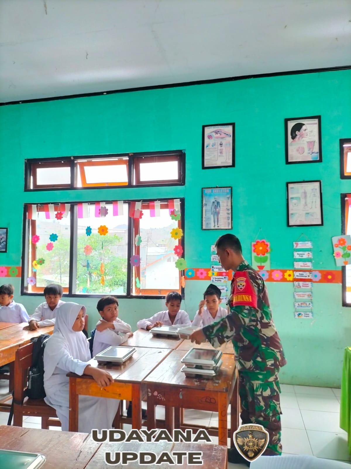 2.999 Paket Makan Bergizi Disalurkan untuk Siswa di Kecamatan Rasanae Barat