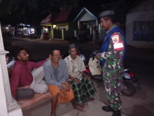 Edukasi Keamanan Humanis Jadi Fokus Patroli Siskamling Personil TNI