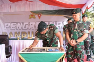 Kunjungan Danpussenif di satuan Jajaran Brigif 21/Komodo.
