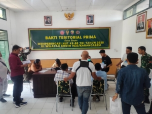 Prajurit Kodim 1623/Karangasem melaksanakan donor darah dalam rangka HUT TNI ke – 80.