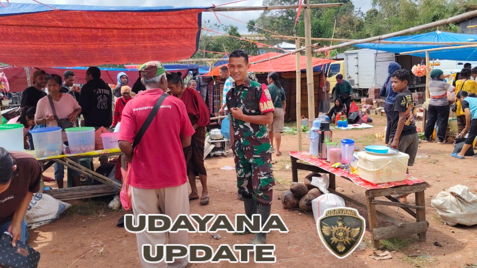 Babinsa Koramil Maurole Laksanakan Monitoring dan Pengamanan Pasar di Kecamatan Detukeli