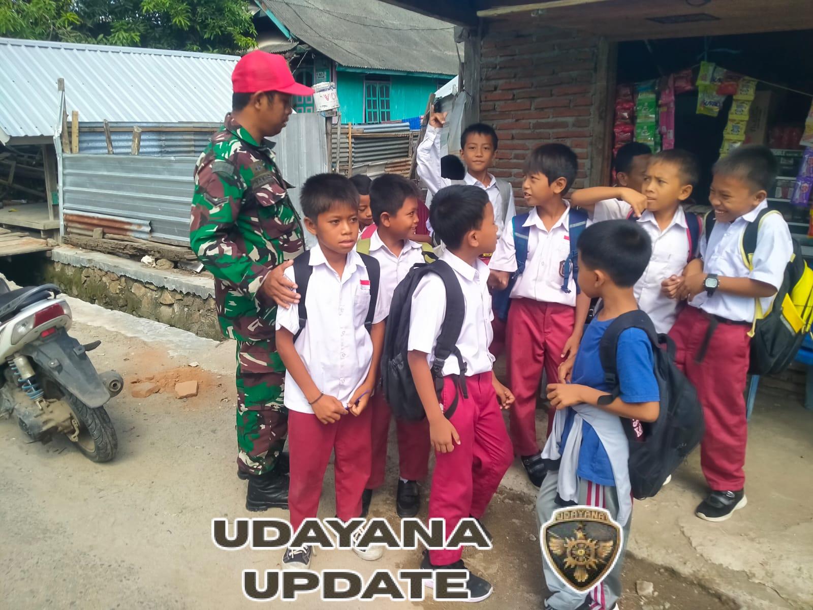 Bangun Karakter Sejak Dini, Babinsa Dasan Anyar Beri Arahan pada Siswa SD