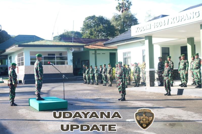 Personel Kodim 1604 Kupang Ikuti Upacara Mingguan Senin