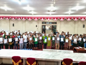 Letkol Inf Ignasius Hali Sogen Hadiri Doa dan Penyalinan 10.000 Ayat Alkitab di Sumba Barat