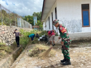Sinergi Babinsa, Aparat, dan Warga Wujudkan Lingkungan Bersih di Pelabuhan Wulandoni