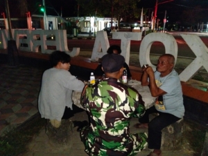 Patroli Malam Babinsa Jereweh, Warga Dihimbau Aktif Jaga Keamanan Lingkungan