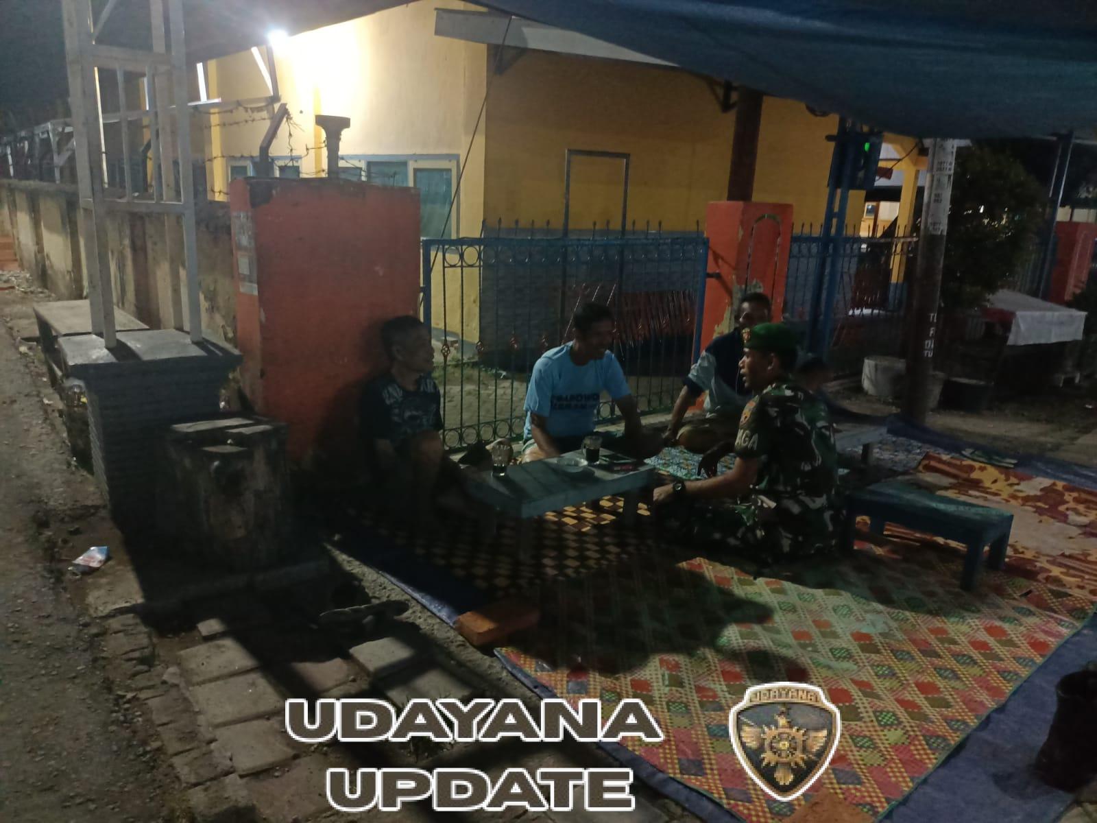 Ciptakan Situasi Kondusif, Anggota Koramil 1628-02/Sekongkang Gelar Patroli Malam