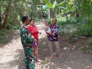 Patroli dan Komunikasi Sosial, Babinsa Desa Yangapi Terus Jaga Kondusifitas Wilayah