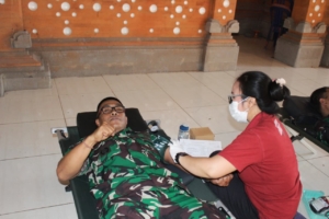 Sinergi Kodim Tabanan dan PMI, Wujudkan Bakti Sosial Donor Darah serta Layanan Kesehatan Gratis