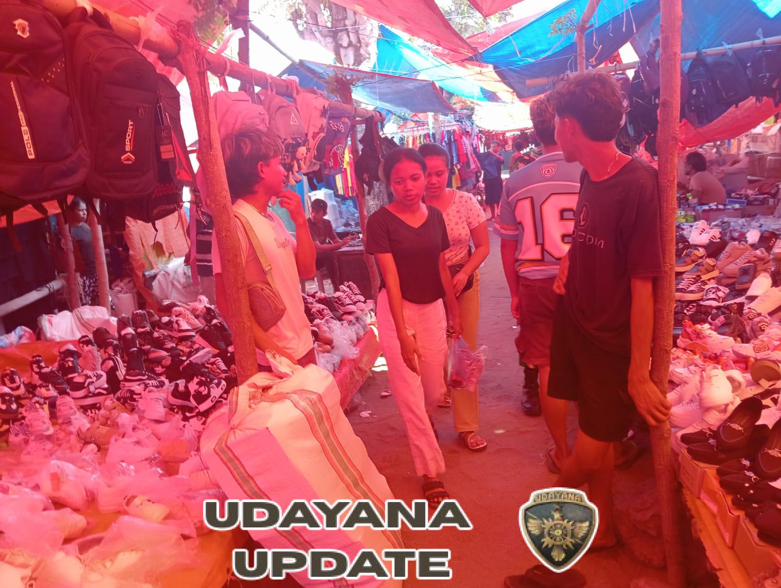 Komsos Babinsa Koramil 1602-04/Maurole, Wujudkan Pasar Aman dan Bersih