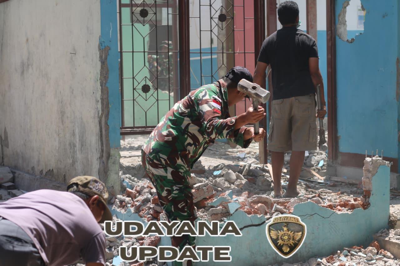 Semangat Kebersamaan Satgas Pamtas dalam Karya Bakti di Masjid Al-Mujahidin Kefamenanu