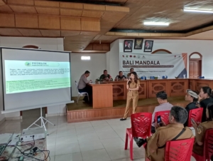 Babinsa dan Bhabinkamtibmas Bersatu Dukung Program Desa Tangguh Bencana di Manukaya