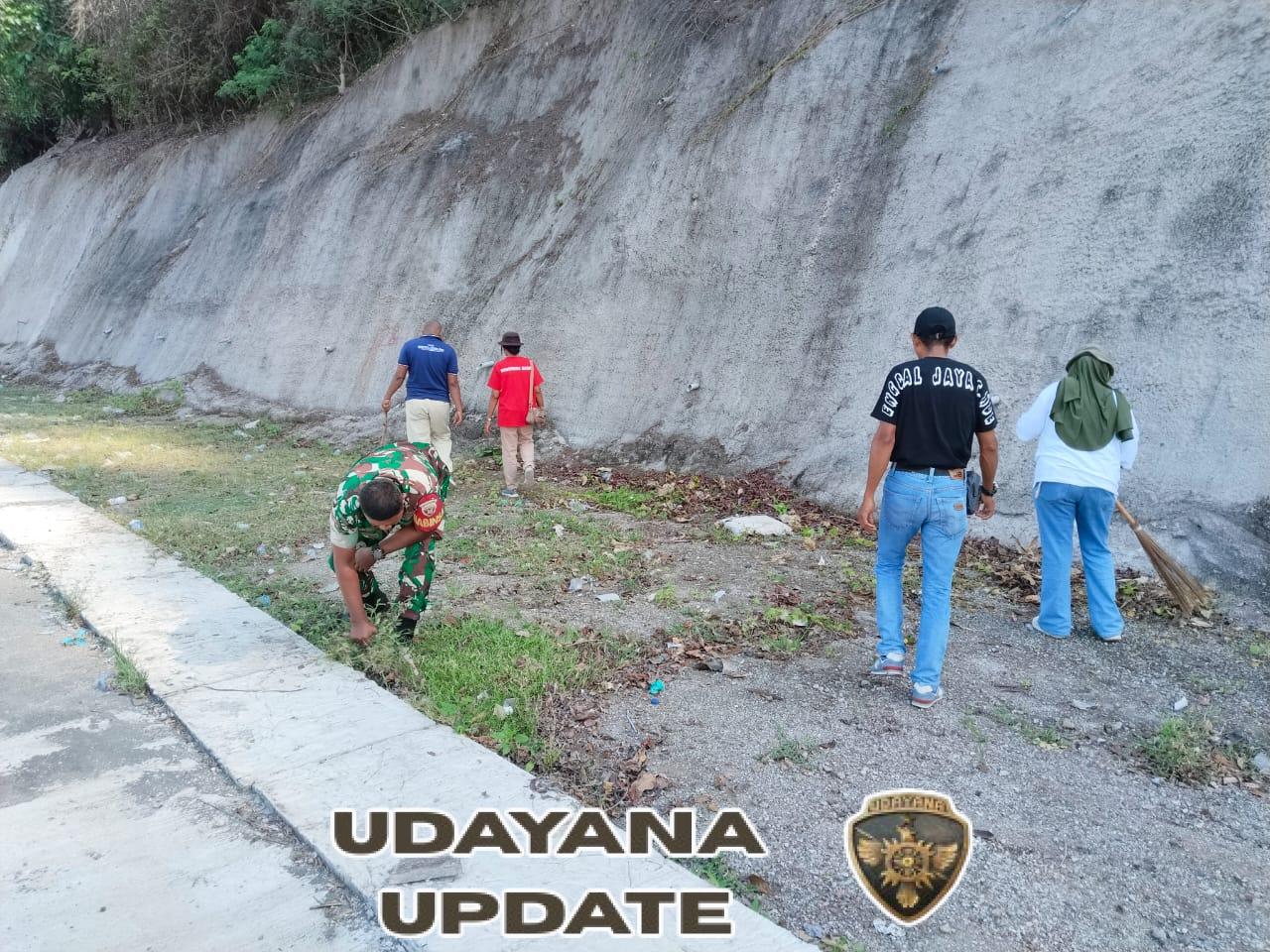 TNI dan Warga Kotaratu Kompak Gelar Karya Bakti di Jalan Imam Bonjol