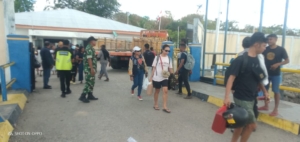 Situasi Kondusif, KMP Ilelabalekan Sandar dan Berlayar Kembali dari Pelabuhan Pantai Baru