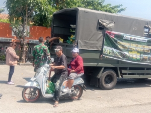 TNI Bersama Bulog Stabilkan Harga, Pasar Murah di Banjar Disambut Antusias Warga