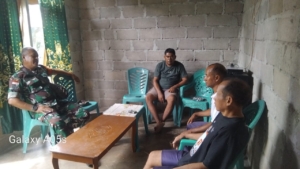 Babinsa Koramil Batutua Perkuat Silaturahmi Lewat Komsos Bersama Ketua RW di Oenitas